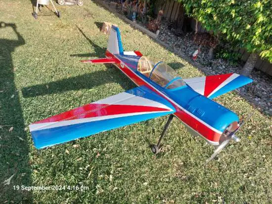 Extreme Flight 110 inch YAK54  DLE 111cc engine