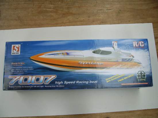 Mosquito Craft 7007 Electric Speed boat .