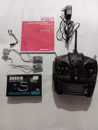 JR XG8 transmitter with 3 receivers